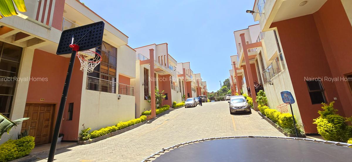 5 Bed Townhouse with En Suite at Off Convent Drive - 2