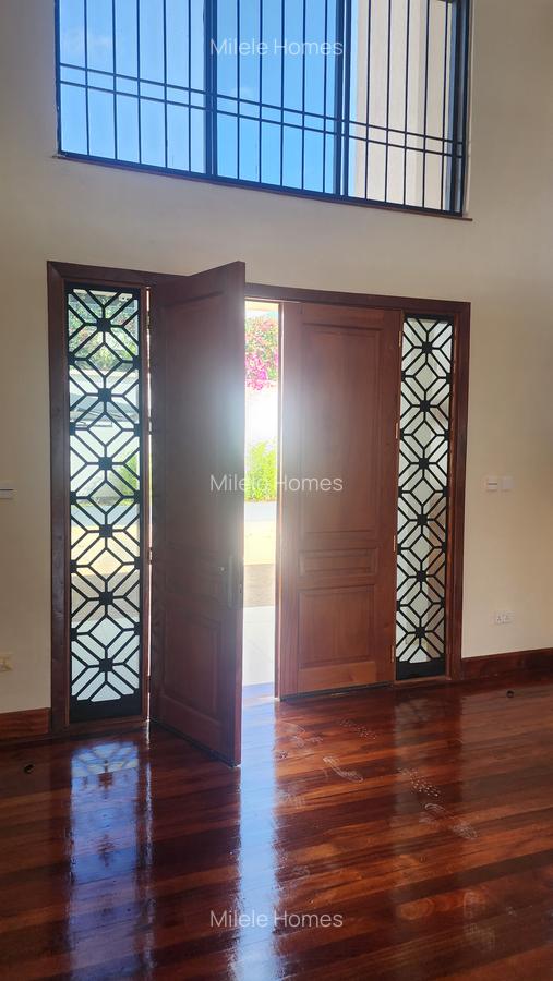 6 Bed Villa with En Suite at Loresho - 13