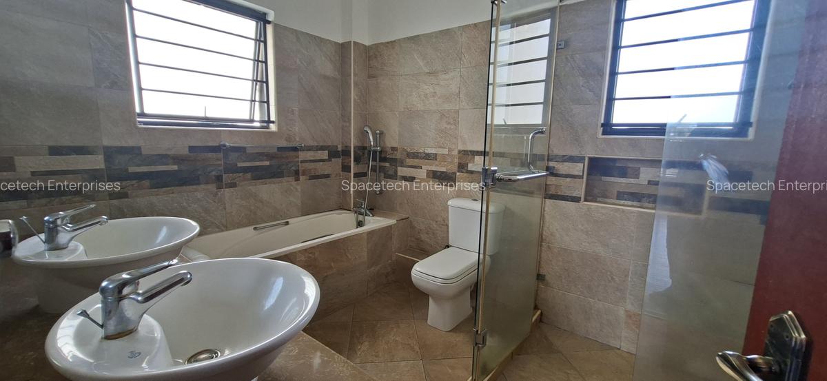 3 Bed Apartment with En Suite in Westlands Area - 10