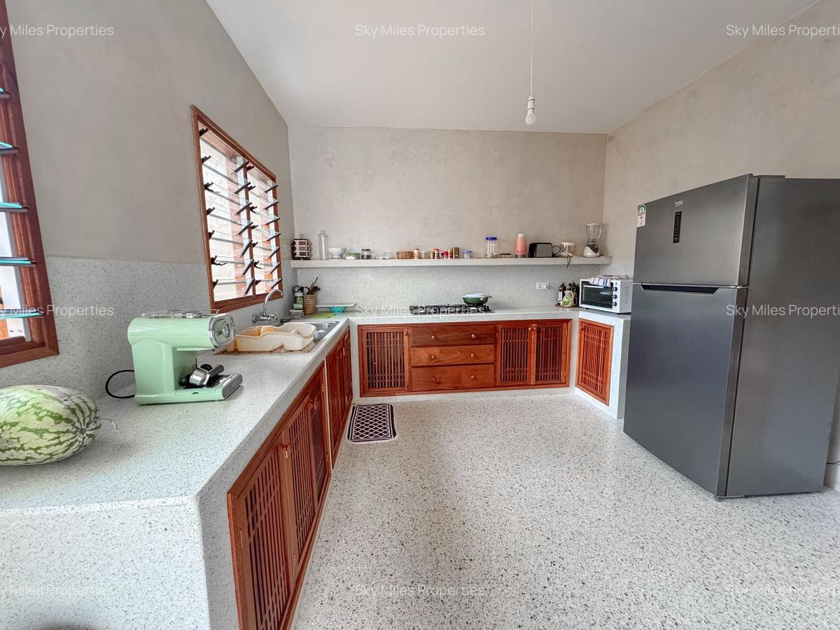 4 Bed Villa with En Suite at Watamu - 10