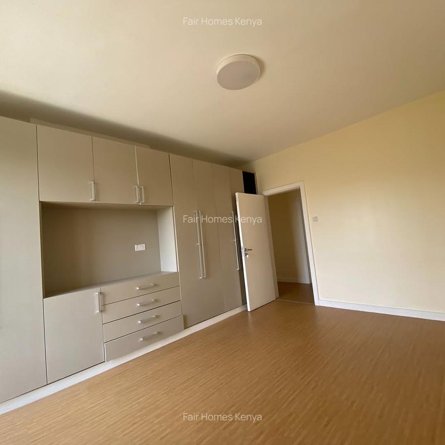 3 Bed Apartment with En Suite at Hatheru Road - 10