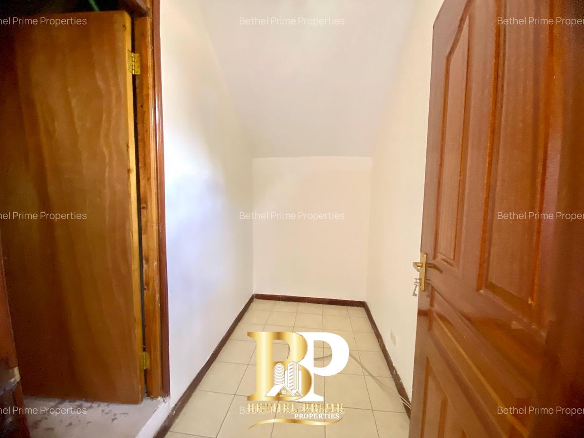 4 Bed Townhouse with En Suite in Spring Valley - 12