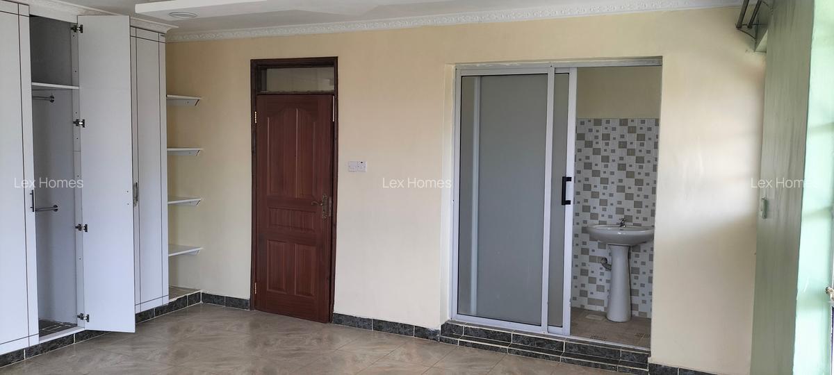 5 Bed House with En Suite in Ongata Rongai - 11