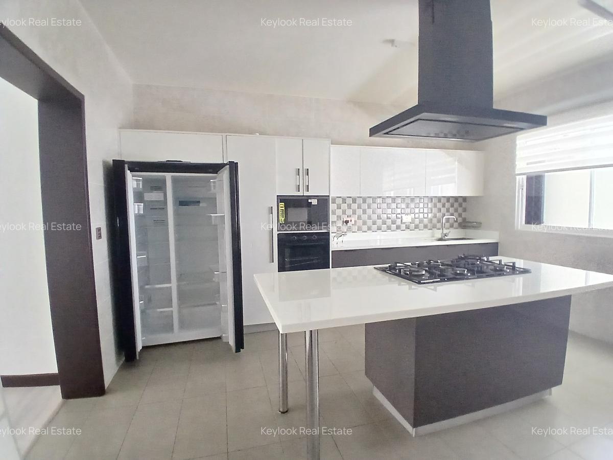 3 Bed Apartment with En Suite at Riverside Drive - 4