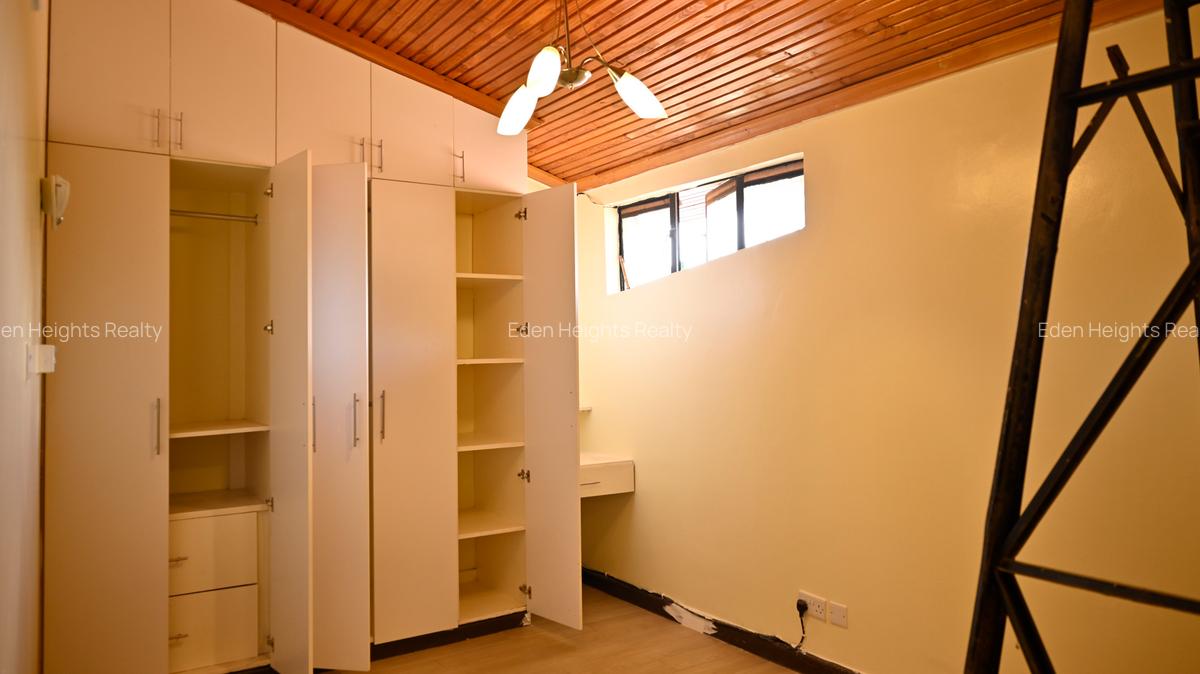 2 Bed Apartment with En Suite in Brookside - 6