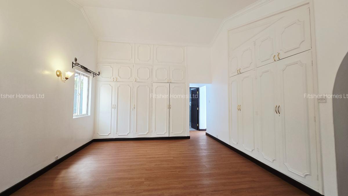 4 Bed House with En Suite in Muthaiga - 14