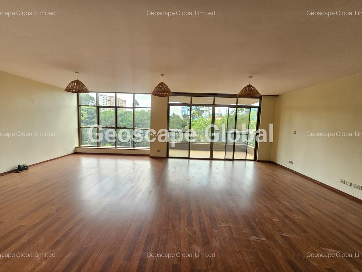 3 Bed Apartment with En Suite in Westlands Area - 12