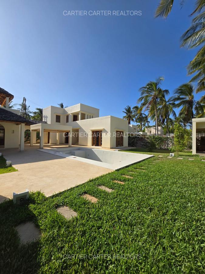 3 Bed Villa with En Suite in Watamu - 2