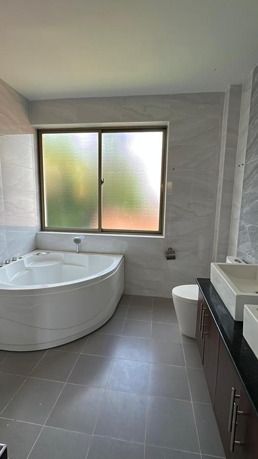 5 Bed Villa with En Suite at Lavington - 19