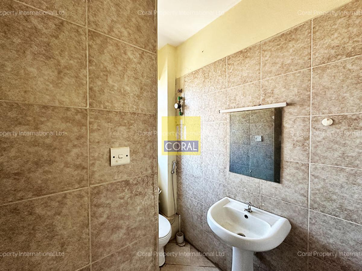 1,000 ft² Office in Parklands - 10