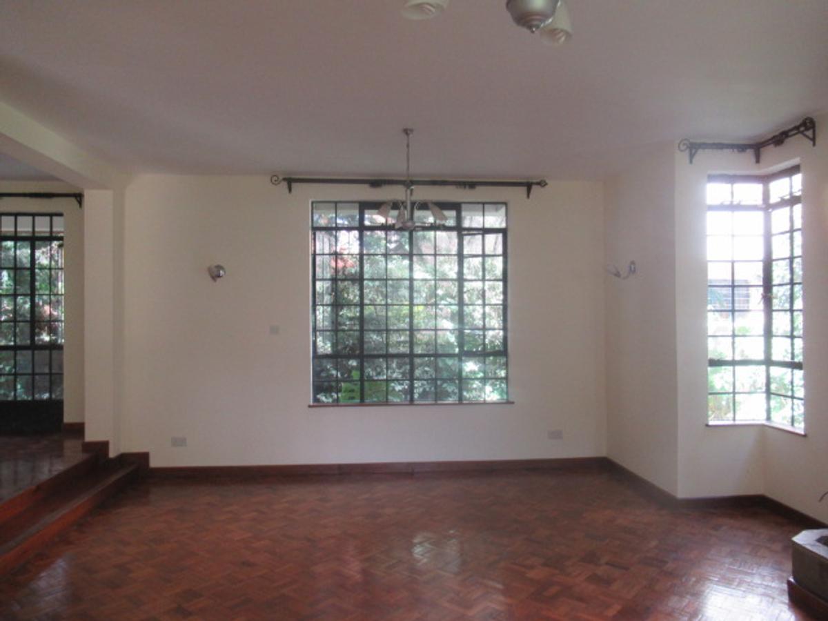 4 Bed Townhouse with En Suite at Lavington - 6