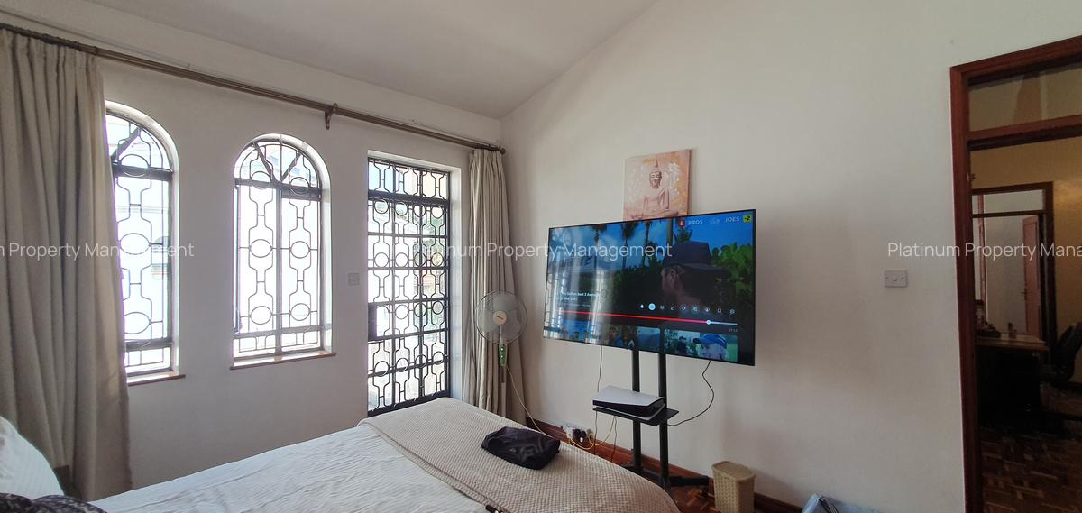 5 Bed House with En Suite at St Michaels Rd - 13