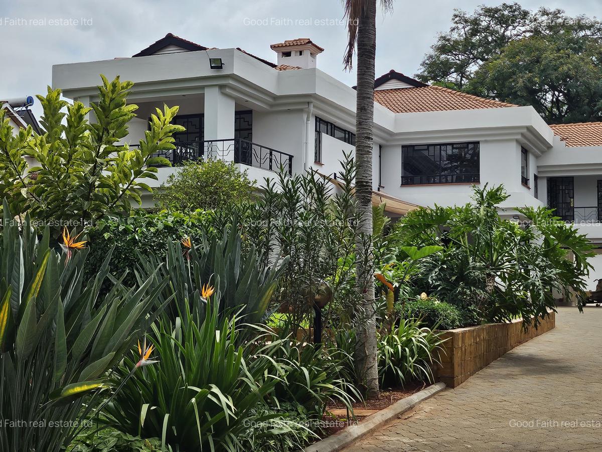 4 Bed House with En Suite in Runda - 1