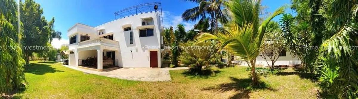 5 Bed Villa with En Suite in Kikambala - 15