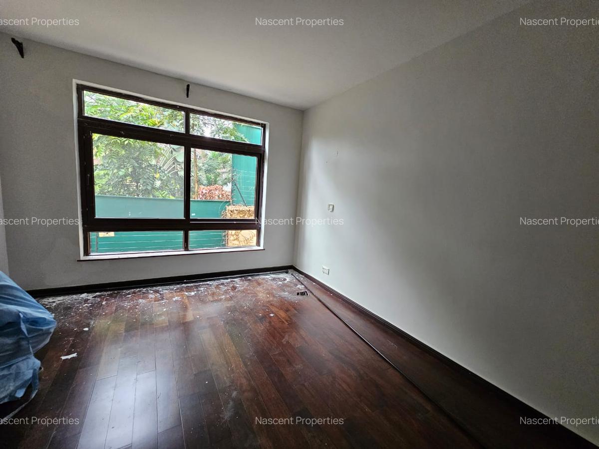 5 Bed Villa with En Suite in Lavington - 7