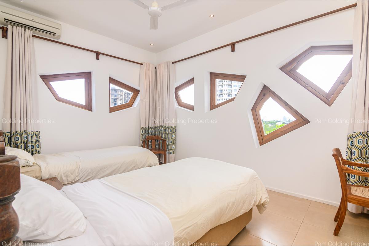 Furnished 3 Bed Apartment with En Suite in Tudor - 20