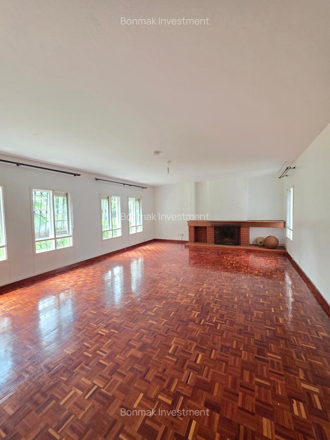 4 Bed House with En Suite at Hillview Estate. - 8