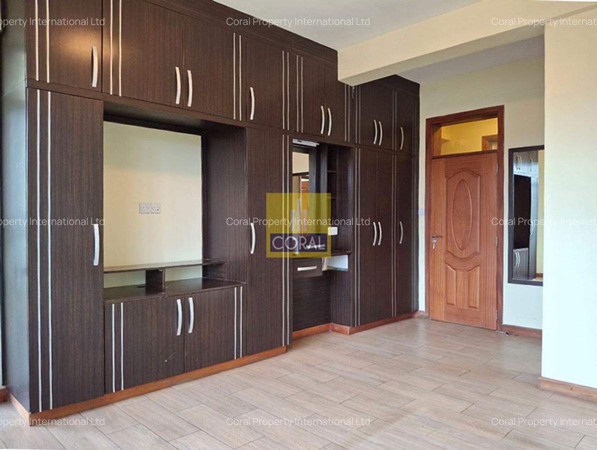 3 Bed Apartment with Lift in Parklands - 15