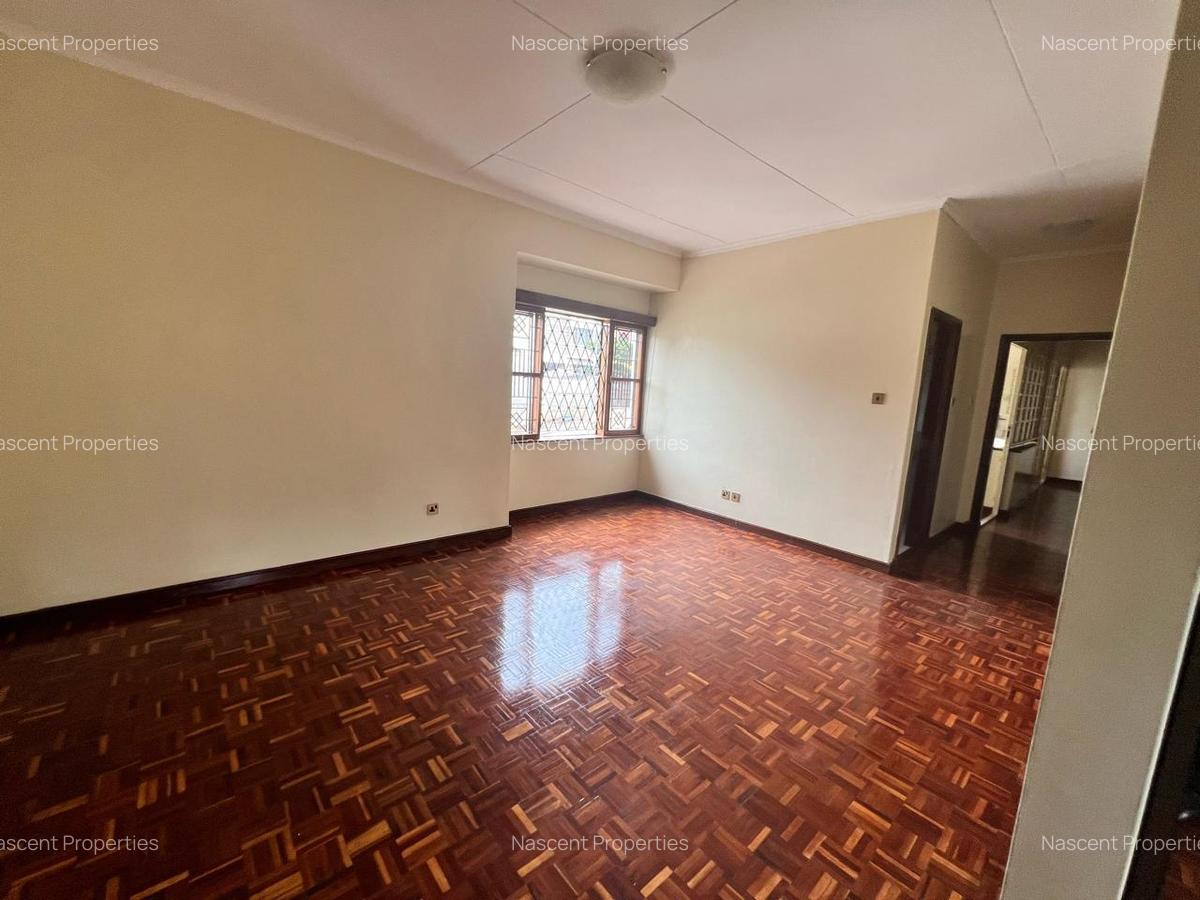 4 Bed Townhouse with En Suite in Spring Valley - 8