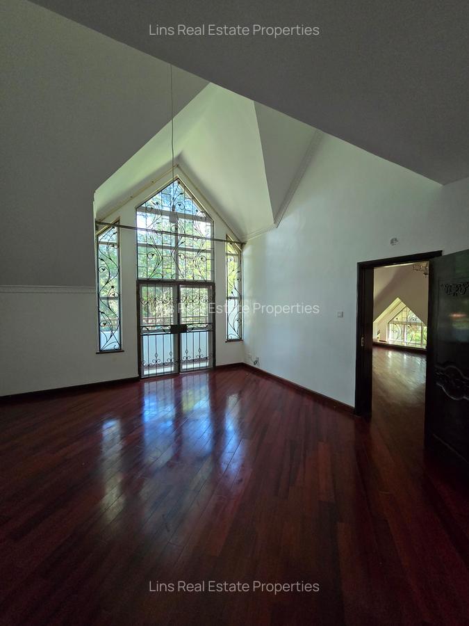 5 Bed Townhouse with En Suite in Lavington - 14