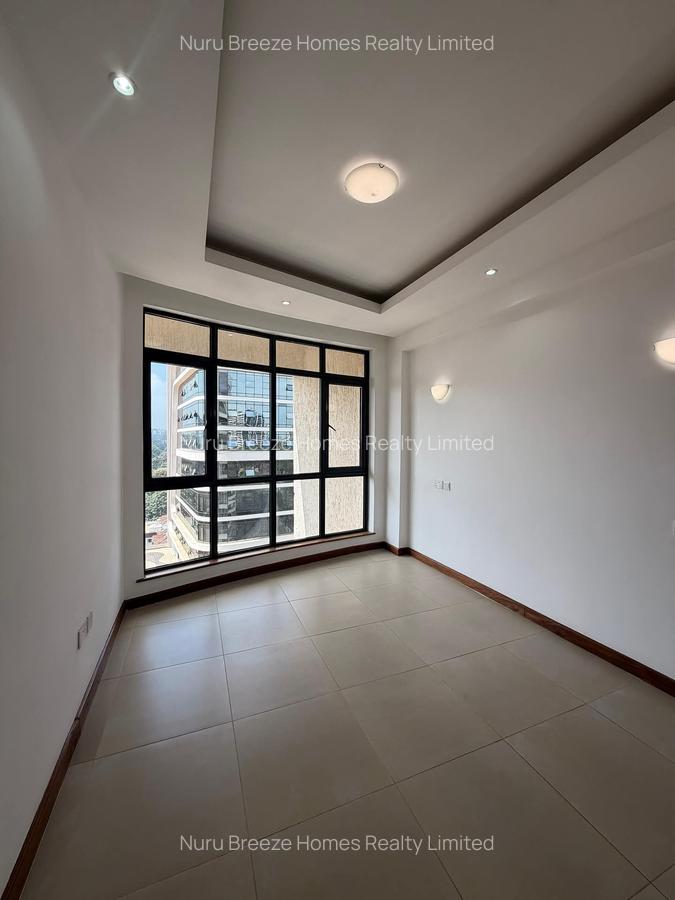 2 Bed Apartment with En Suite in Westlands Area - 12