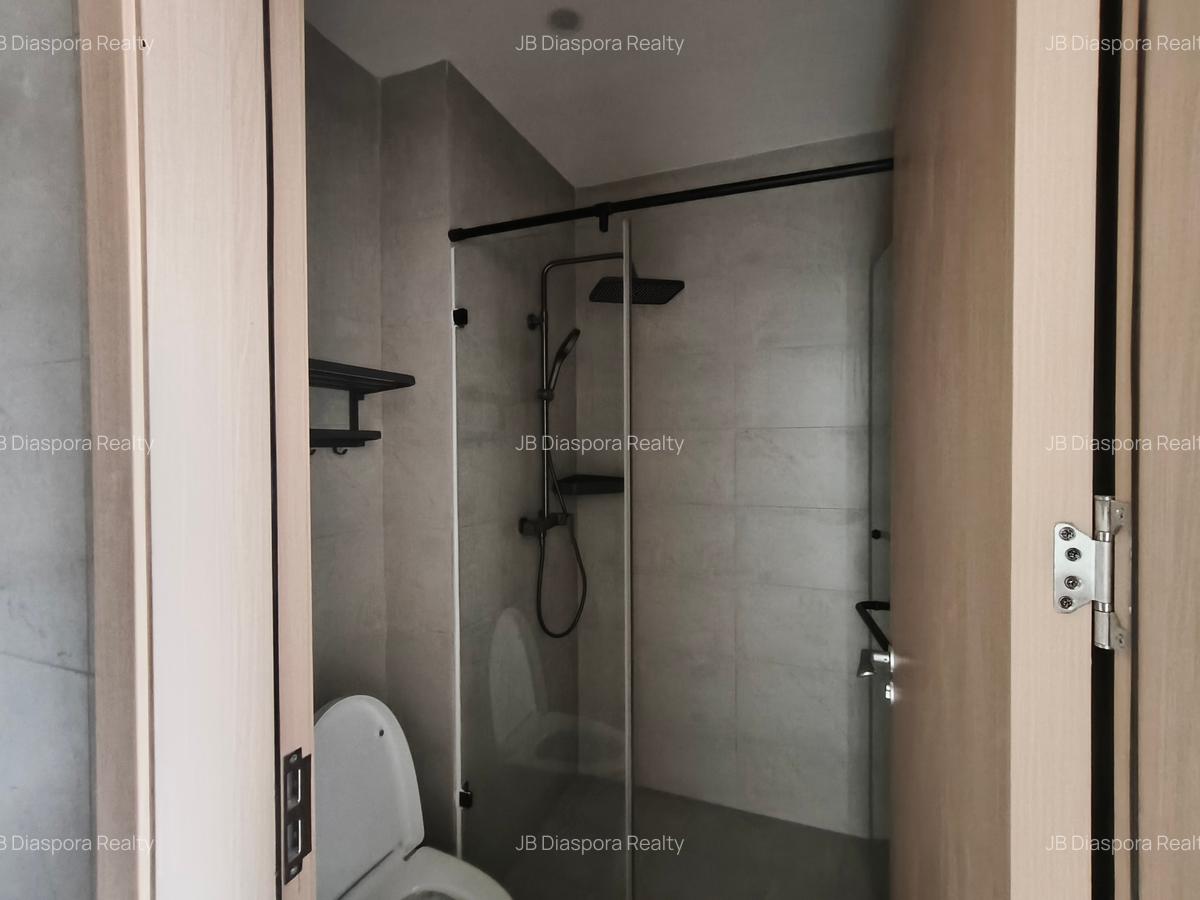 1 Bed Apartment with En Suite at Riverside Drive - 5