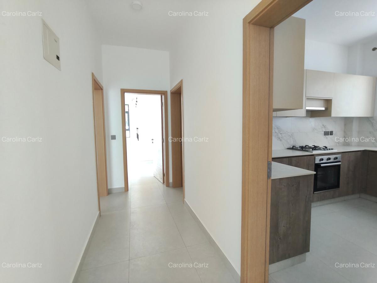 3 Bed Apartment with En Suite in Brookside - 4