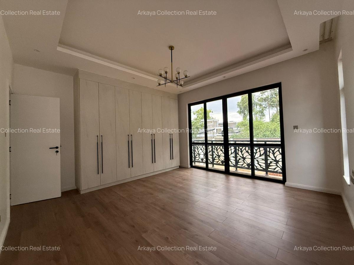 5 Bed Townhouse with En Suite in Lavington - 8