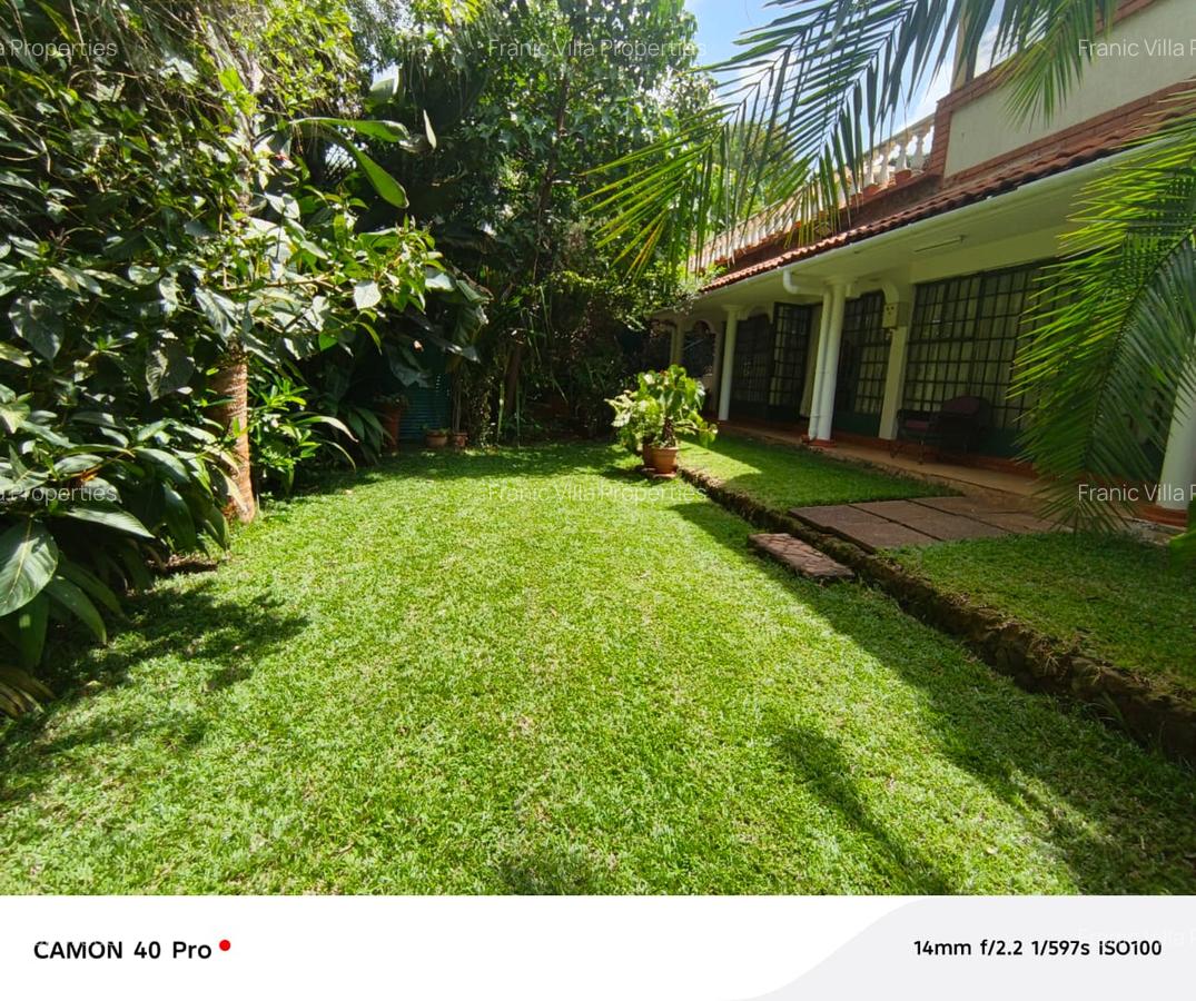 2 Bed House with En Suite at Hill View - 6