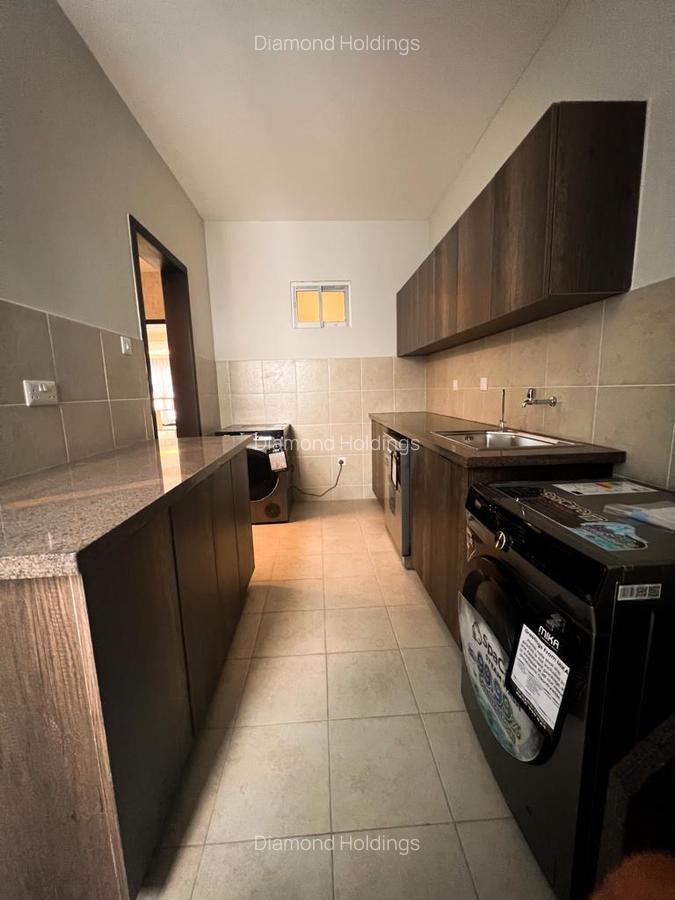 3 Bed Apartment with En Suite in Riverside - 14