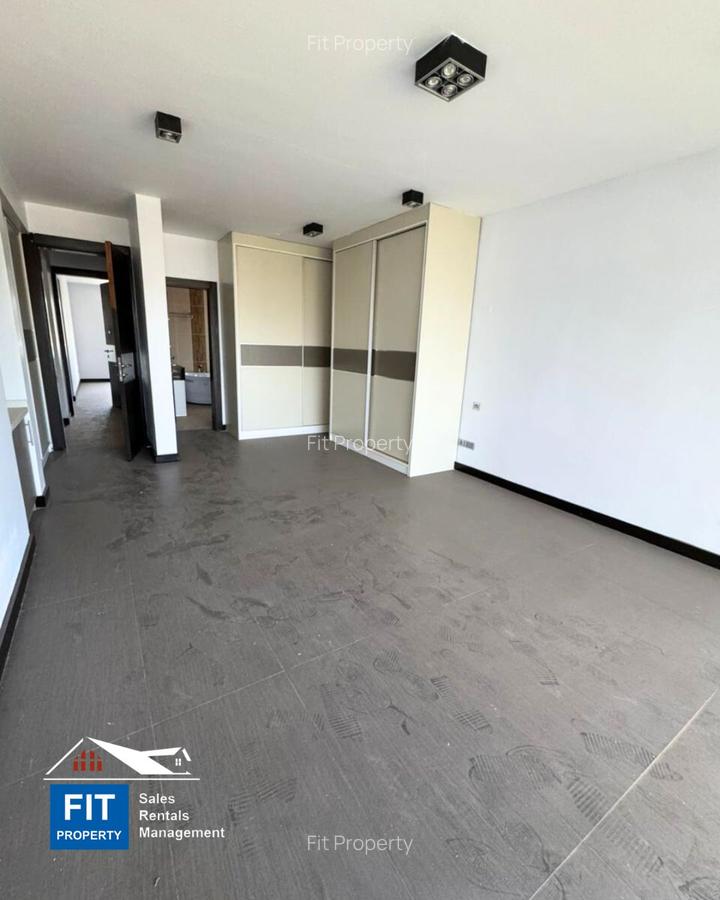 3 Bed Apartment with En Suite at Riverside Grove - 13