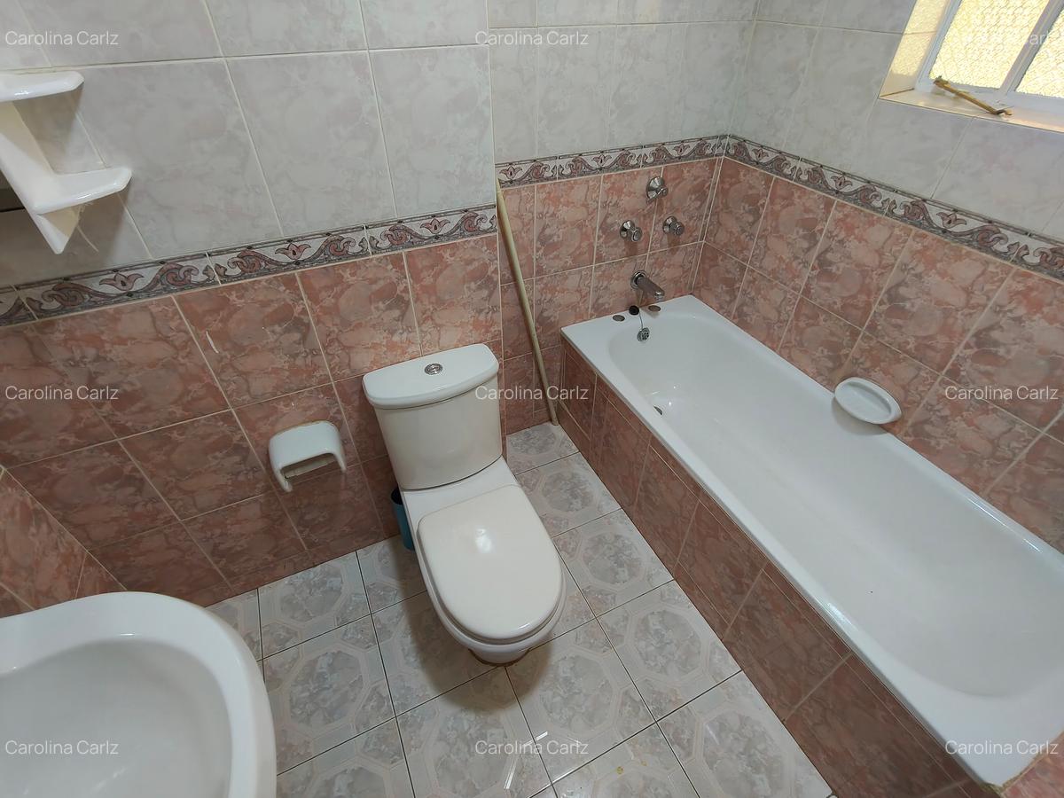 4 Bed Townhouse with En Suite at Runda Evergreen - 16