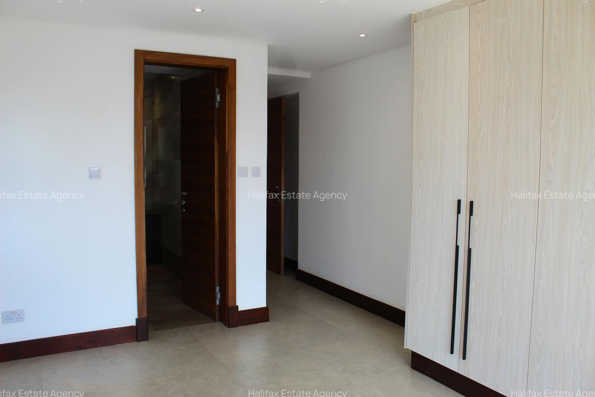 7 Bed Townhouse with En Suite in Kitisuru - 4