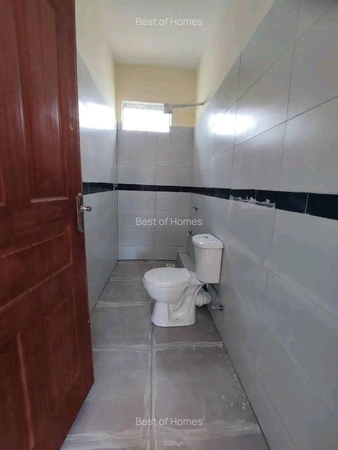 1 Bed House with En Suite in Lavington - 7