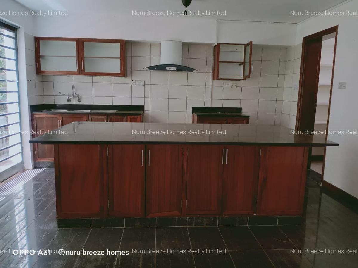 4 Bed Townhouse with En Suite in Lavington - 9