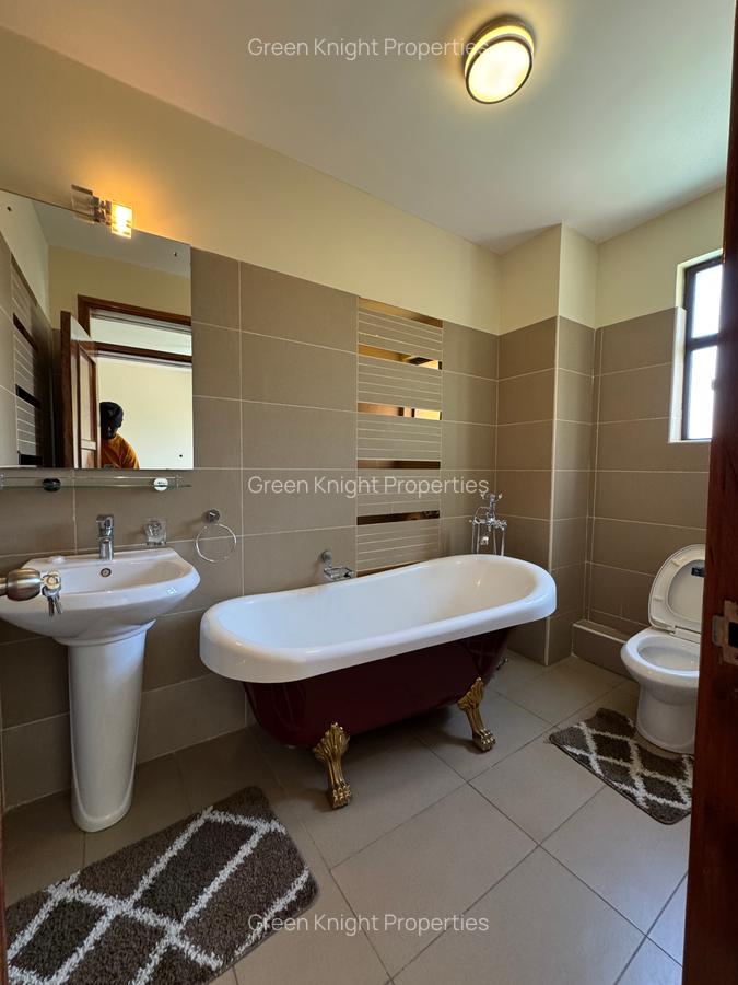 Serviced 3 Bed Apartment with En Suite in Kilimani - 4
