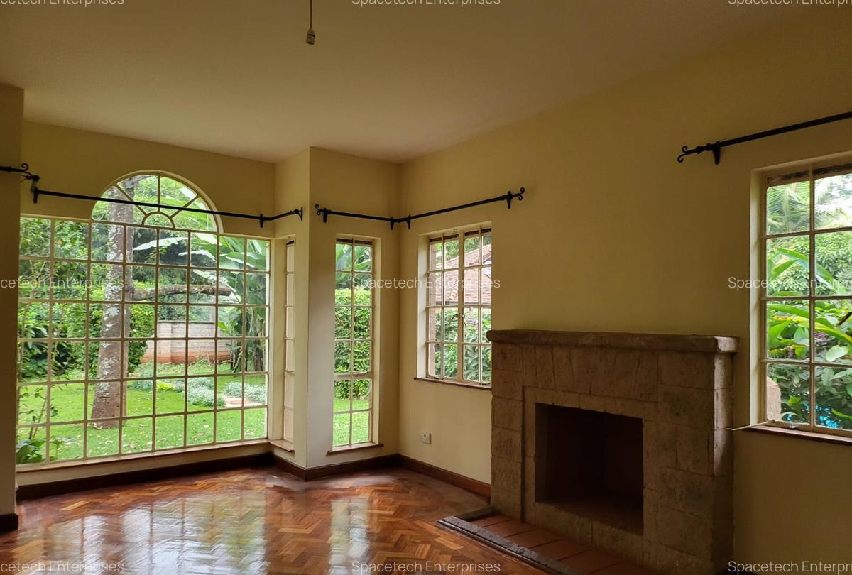 5 Bed House with En Suite in Rosslyn - 7