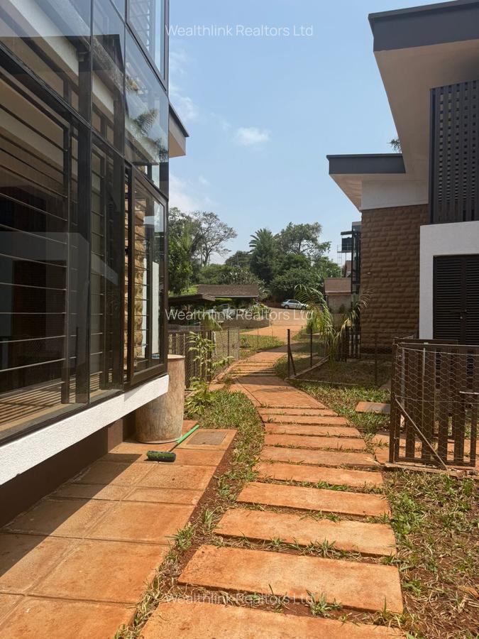 2 Bed Townhouse with En Suite at Ridgeways - 15