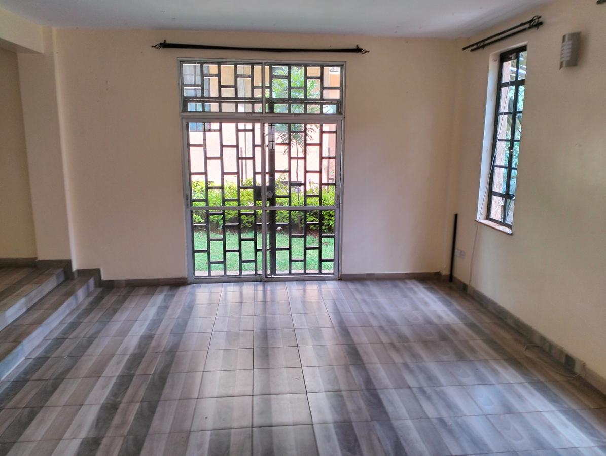 5 Bed Townhouse with En Suite in Kyuna - 10