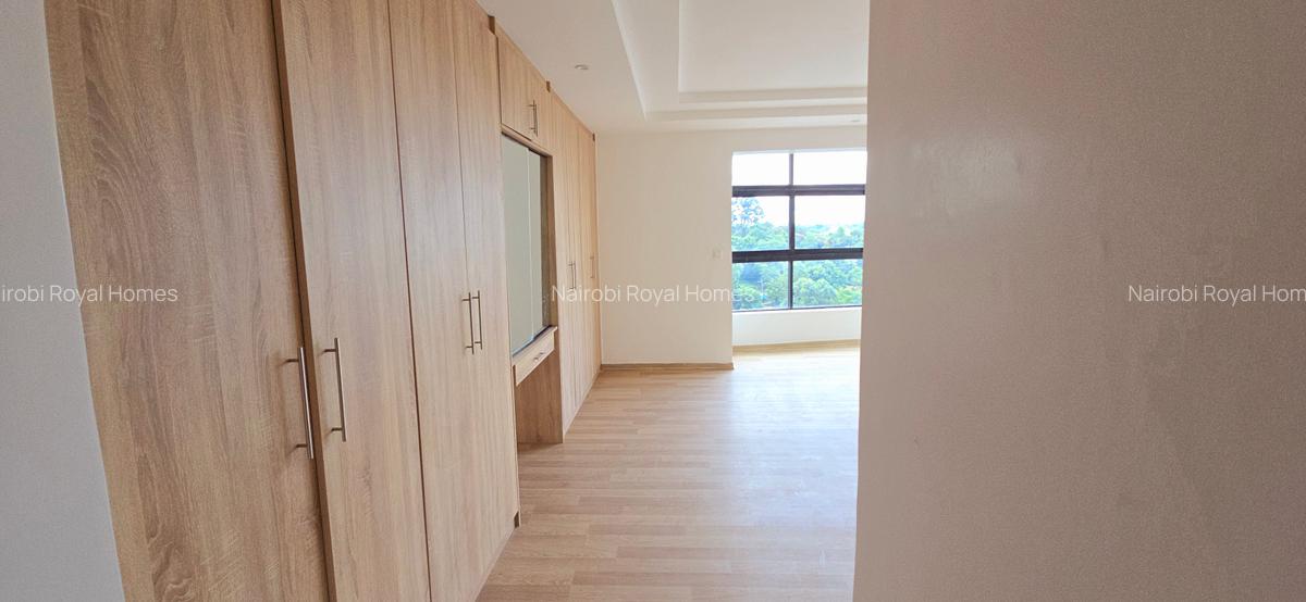 4 Bed Apartment with En Suite at Parklands Avenue - 6
