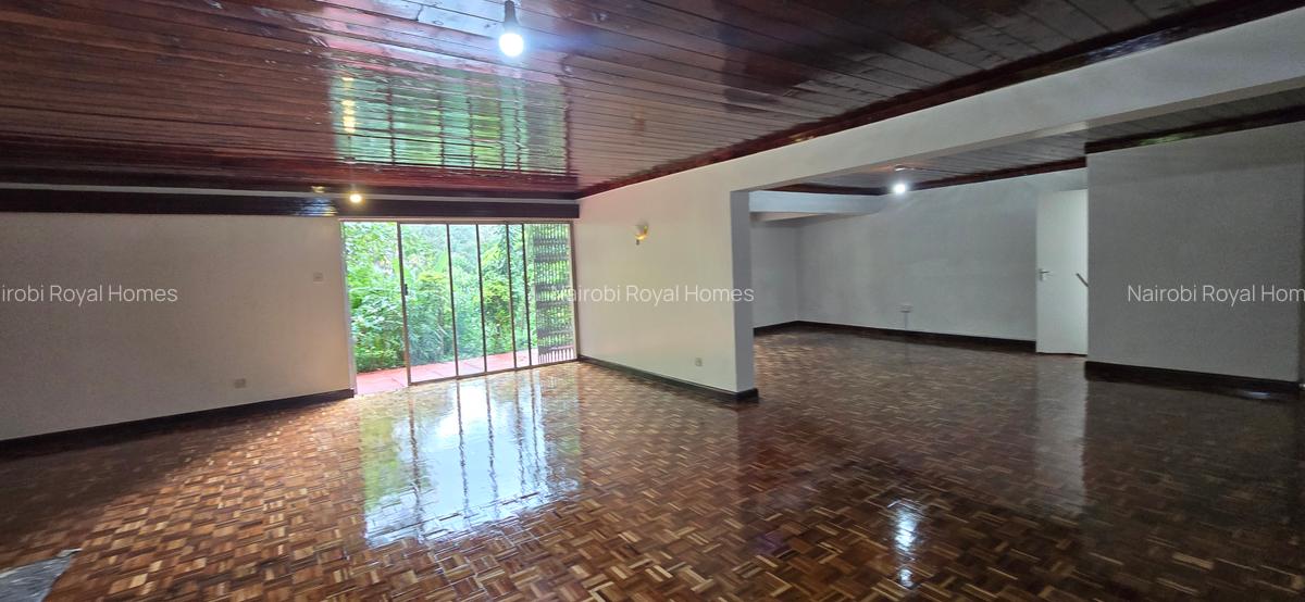 4 Bed House with En Suite at Lavington Green - 15