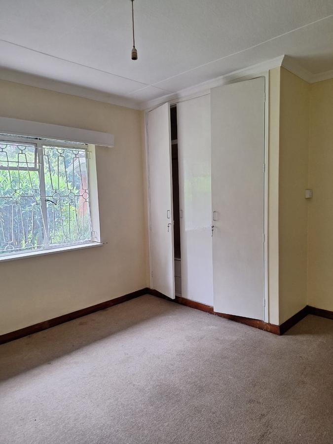 Commercial Property with Parking in Lavington - 20