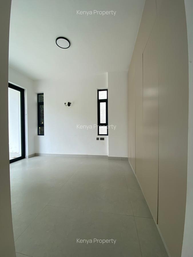 3 Bed Apartment with En Suite at Brookside Garden Road - 3