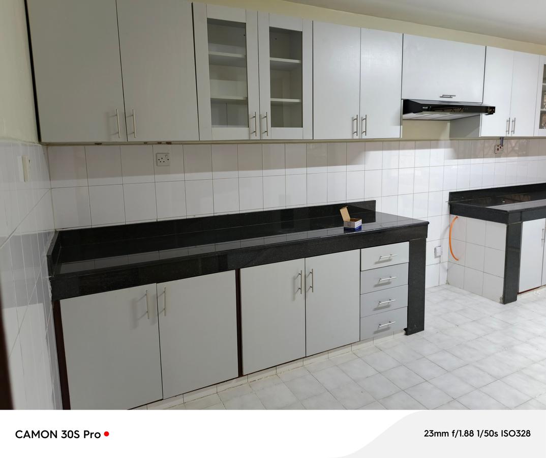 4 Bed Apartment with En Suite at Lavington - 15 4 Bed Apartment with En Suite at Lavington - 15