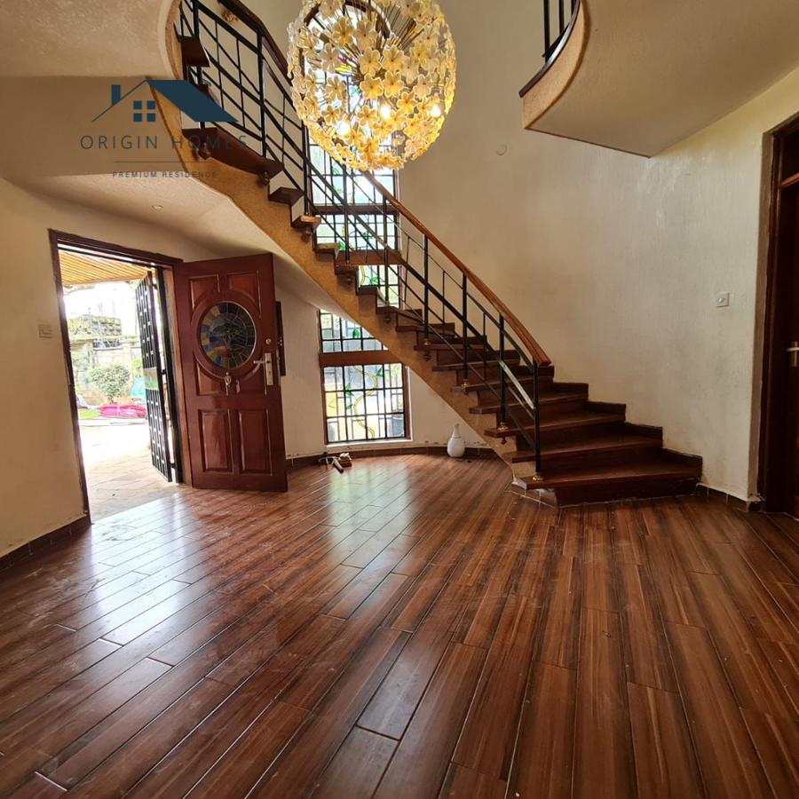 5 Bed Townhouse with En Suite at Lavington - 5