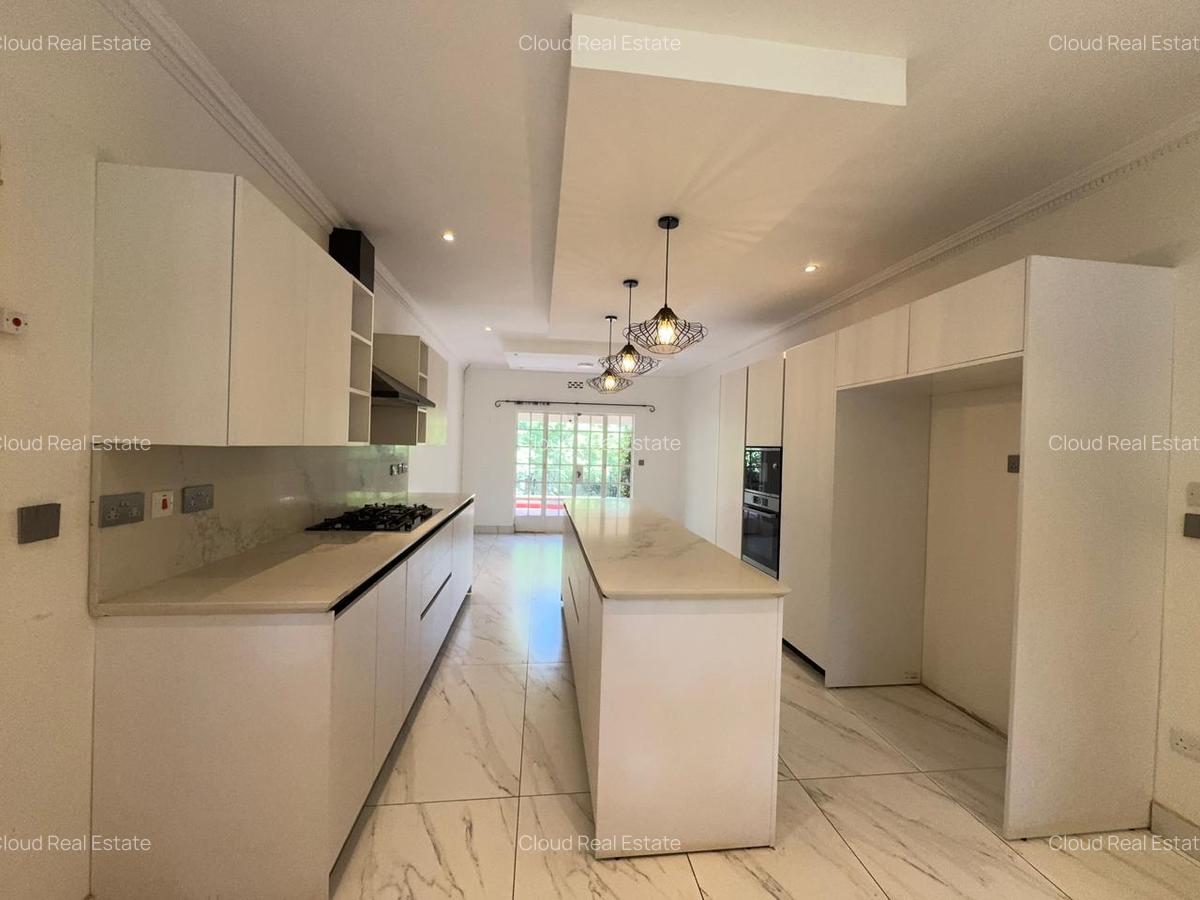 Commercial Property with Parking in Lavington - 6