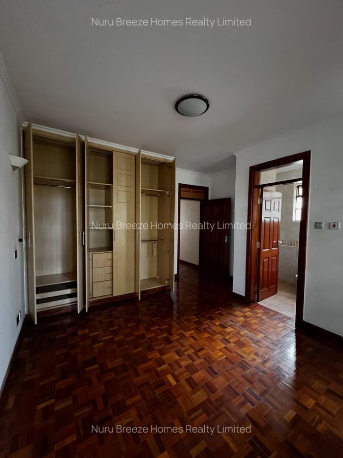 5 Bed Townhouse with En Suite in Lavington - 18