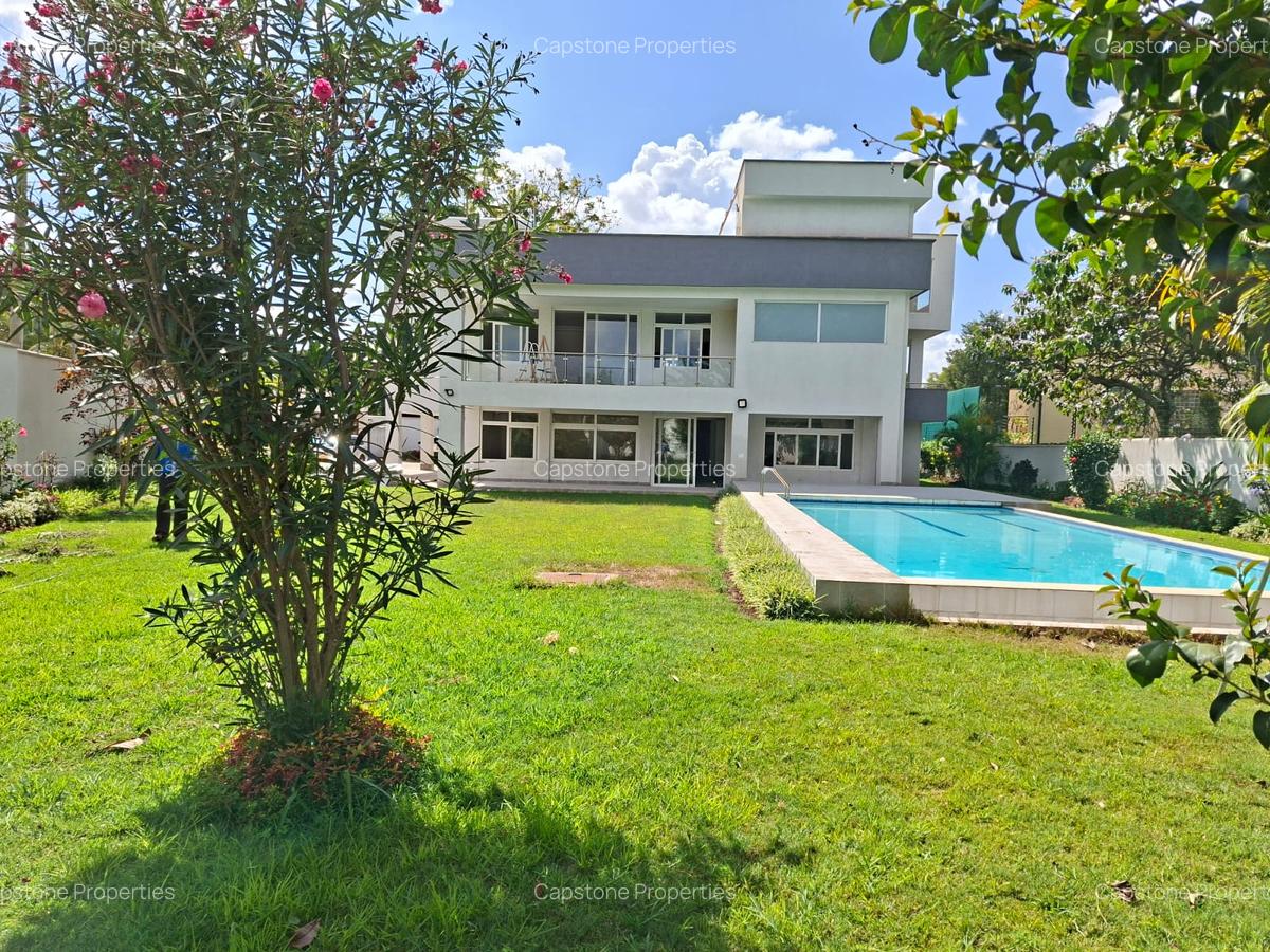 5 Bed House with En Suite at Runda - 1