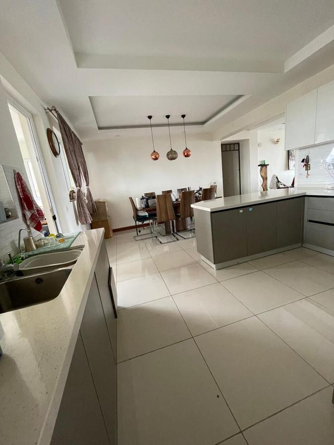 3 Bed Apartment with En Suite at Parkland - 7