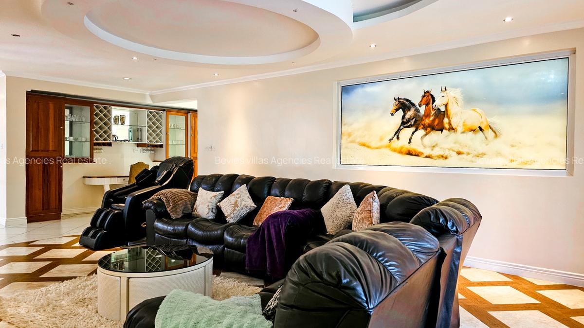 4 Bed House with En Suite at Kitsuru - 11